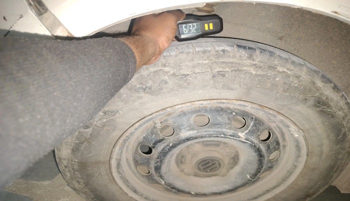 2011 Maruti Swift VXI, Petrol, Manual, 79,922 km, tyre