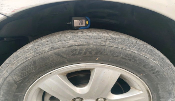 2011 Maruti Swift Dzire ZXI, Petrol, Manual, 60,740 km, tyre