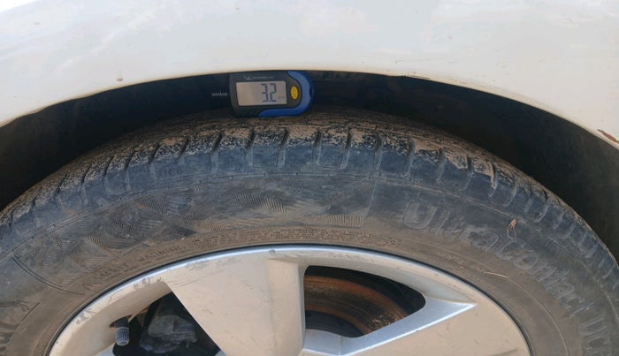 2015 Skoda Rapid AMBITION 1.5 TDI AT, Diesel, Automatic, 1,15,252 km, tyre