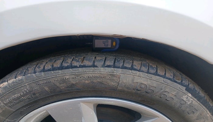 2015 Skoda Rapid AMBITION 1.5 TDI AT, Diesel, Automatic, 1,15,252 km, tyre