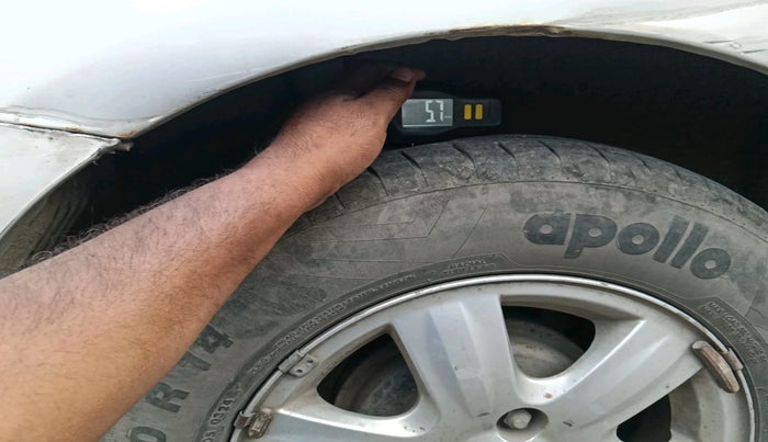 2011 Maruti Swift Dzire ZXI, Petrol, Manual, 1,30,780 km, tyre