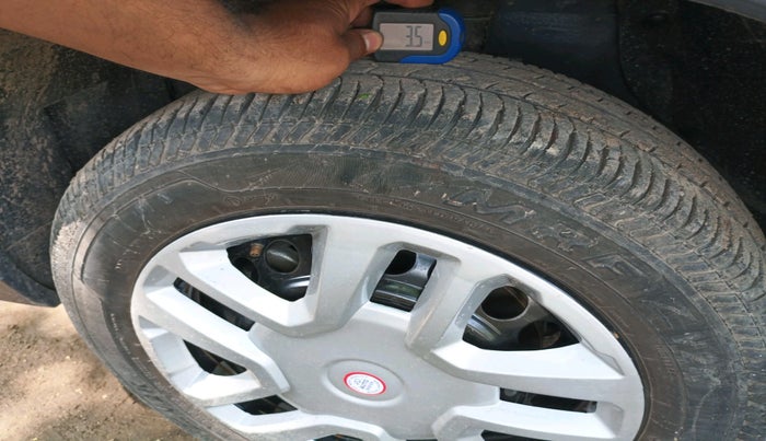 2020 Maruti Vitara Brezza LXI, Petrol, Manual, 62,273 km, tyre