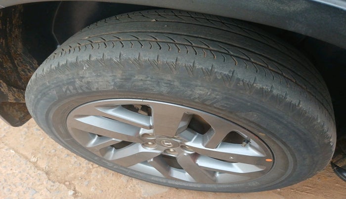 2021 Tata Safari XT, Diesel, Manual, 1,36,523 km, tyre