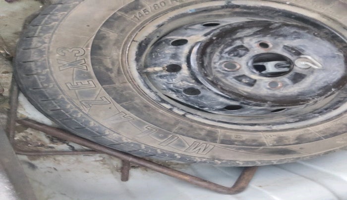 2017 Maruti Alto 800 VXI, Petrol, Manual, 1,27,385 km, tyre