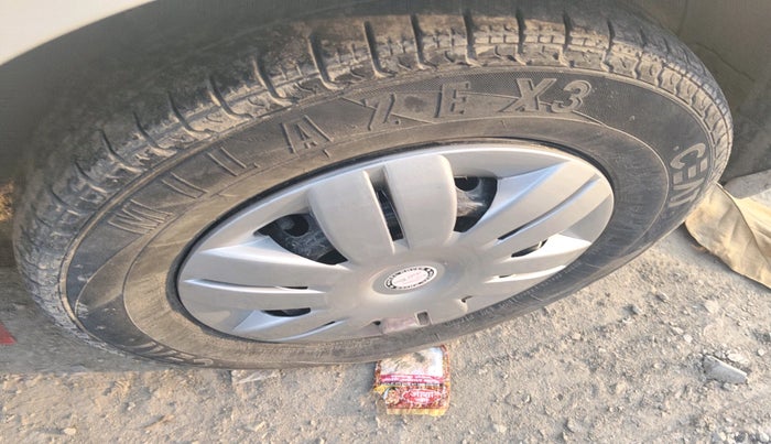 2017 Maruti Alto 800 VXI, Petrol, Manual, 1,27,385 km, tyre