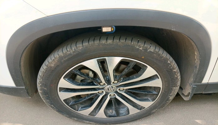 2022 MG HECTOR SHARP 2.0 DIESEL, Diesel, Manual, 70,021 km, tyre