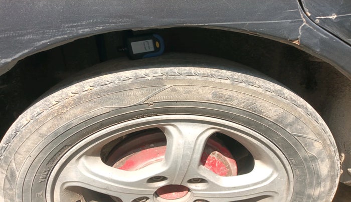 2015 Maruti Ertiga VXI, CNG, Manual, 1,70,336 km, tyre