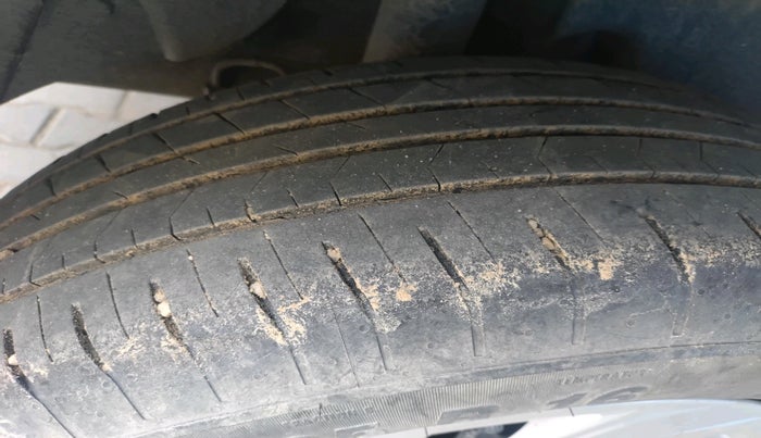 2023 Hyundai Creta E 1.5 PETROL, Petrol, Manual, 36,629 km, tyre