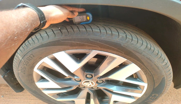 2025 Skoda KUSHAQ Prestige 1.0L TSI MT, Petrol, Manual, 6,112 km, tyre