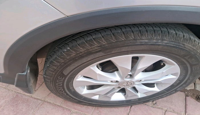 2013 Honda CRV 2.0L I-VTEC 2WD AT, Petrol, Automatic, 1,04,896 km, tyre