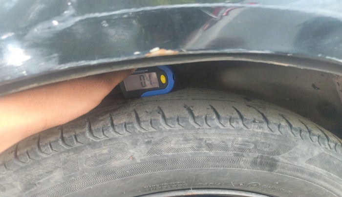 2012 Maruti Ritz VXI, CNG, Manual, 1,51,047 km, tyre