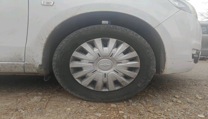 2015 Chevrolet Sail UVA 1.2 LS, Petrol, Manual, 67,333 km, tyre