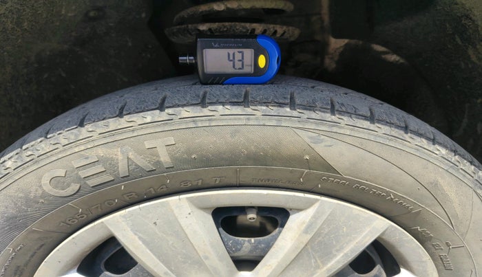 2013 Volkswagen Polo TRENDLINE 1.2L PETROL, Petrol, Manual, 1,01,222 km, tyre