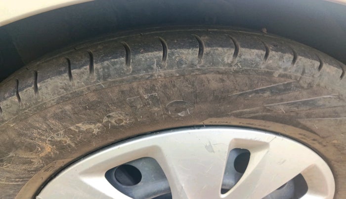 2011 Hyundai i10 MAGNA 1.2, Petrol, Manual, 80,541 km, tyre