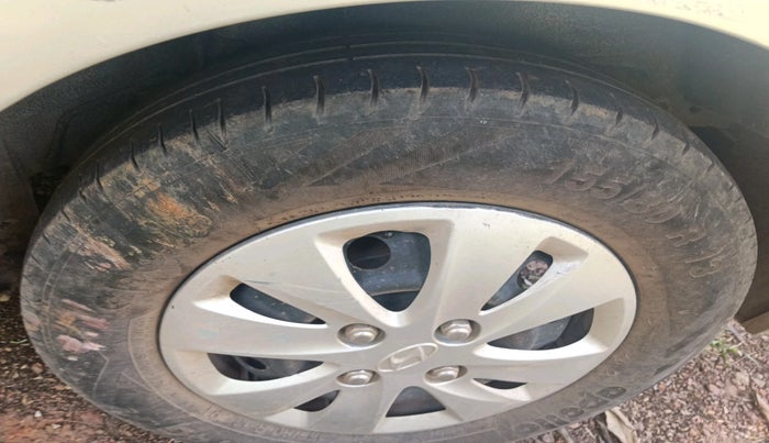 2011 Hyundai i10 MAGNA 1.2, Petrol, Manual, 80,541 km, tyre