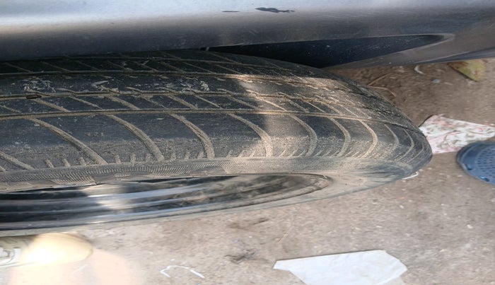 2016 Maruti Celerio VXI CNG, CNG, Manual, 76,225 km, tyre