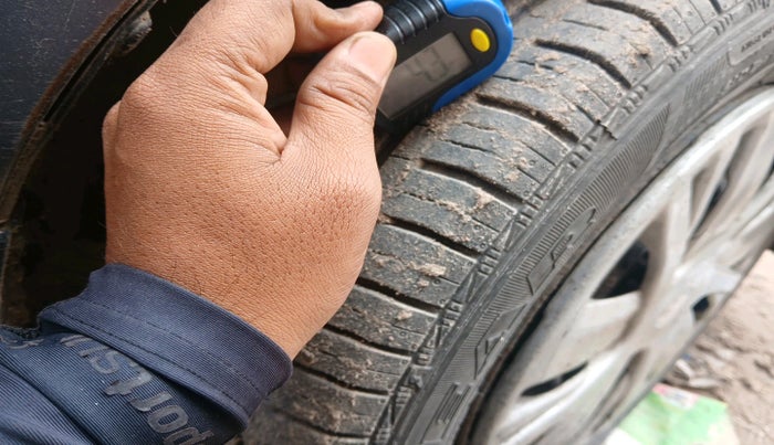 2016 Maruti Celerio VXI CNG, CNG, Manual, 76,225 km, tyre