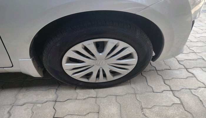 2012 Maruti Ertiga VXI, Petrol, Manual, 66,211 km, tyre