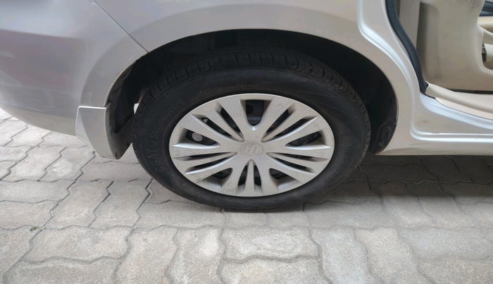 2012 Maruti Ertiga VXI, Petrol, Manual, 66,211 km, tyre