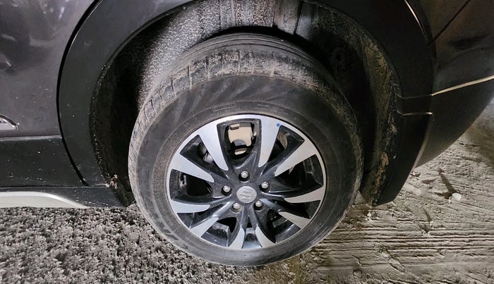 2018 Maruti S Cross ALPHA 1.3, Diesel, Manual, 1,06,399 km, tyre