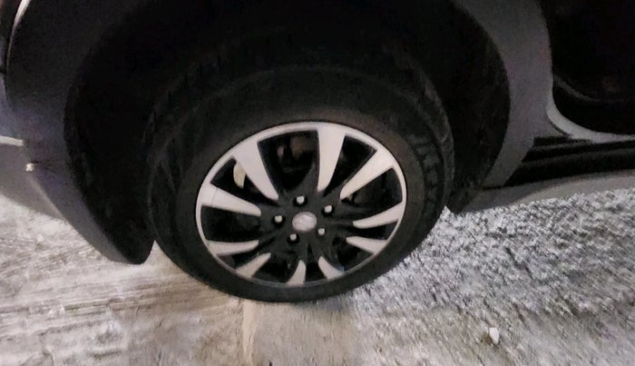 2018 Maruti S Cross ALPHA 1.3, Diesel, Manual, 1,06,399 km, tyre