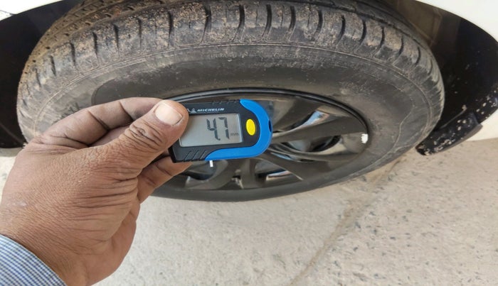 2024 Maruti Swift VXI, Petrol, Manual, 48,401 km, tyre