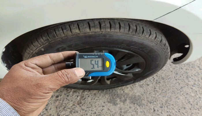 2024 Maruti Swift VXI, Petrol, Manual, 48,401 km, tyre