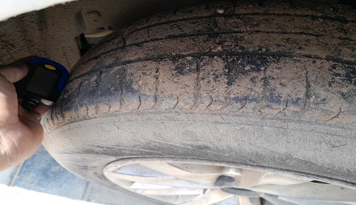 2014 Maruti Swift VDI, Diesel, Manual, 2,11,959 km, tyre