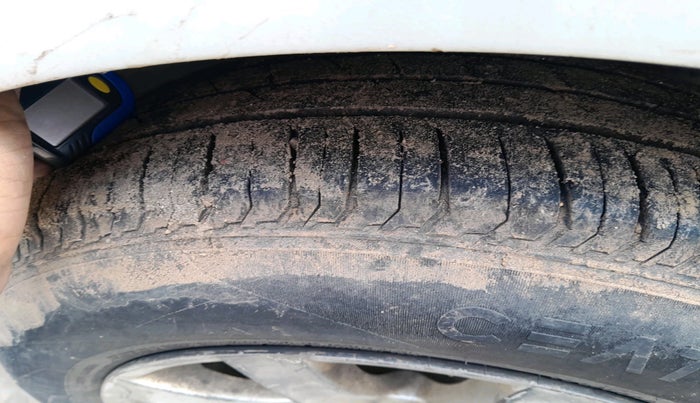 2014 Maruti Swift VDI, Diesel, Manual, 2,11,959 km, tyre