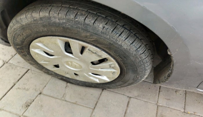 2013 Maruti Swift VXI, Petrol, Manual, 79,862 km, tyre