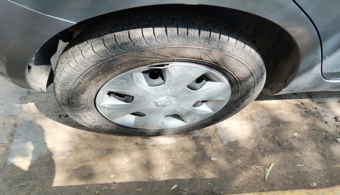 2013 Maruti Swift VXI, Petrol, Manual, 79,862 km, tyre