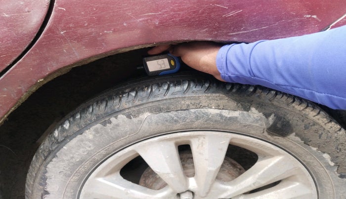 2013 Honda Amaze 1.5L I-DTEC S, Diesel, Manual, 2,09,861 km, tyre