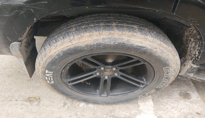 2017 Mahindra Scorpio S6 PLUS, Diesel, Manual, 548 km, tyre