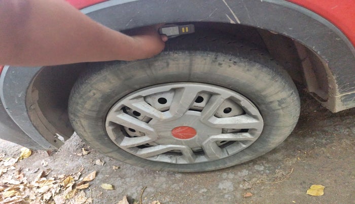 2019 Mahindra XUV300 W4 1.2 PETROL, Petrol, Manual, 57,663 km, tyre