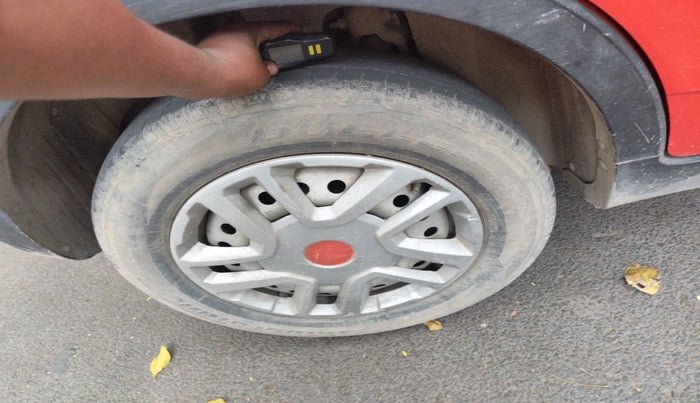 2019 Mahindra XUV300 W4 1.2 PETROL, Petrol, Manual, 57,663 km, tyre