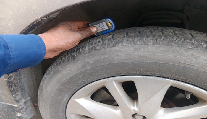 2018 Toyota Innova Crysta 2.4 GX 8 STR, Diesel, Manual, 70,517 km, tyre