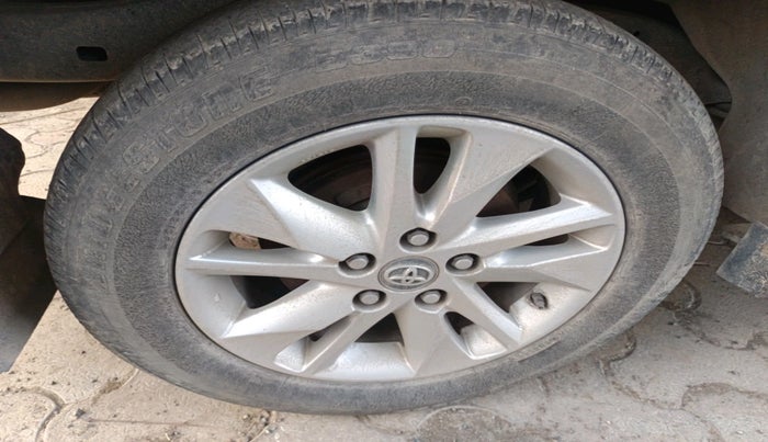 2018 Toyota Innova Crysta 2.4 GX 8 STR, Diesel, Manual, 70,517 km, tyre