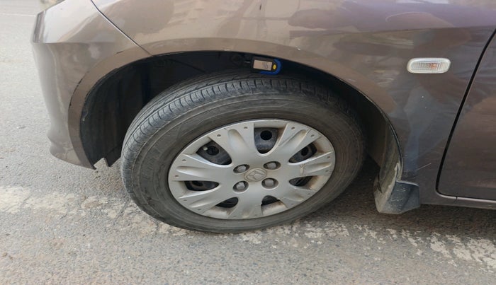 2014 Honda Amaze 1.2L I-VTEC S, Petrol, Manual, 1,19,098 km, tyre