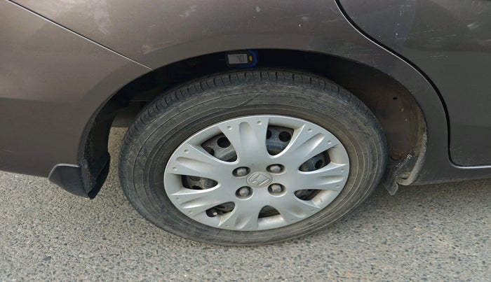 2014 Honda Amaze 1.2L I-VTEC S, Petrol, Manual, 1,19,098 km, tyre