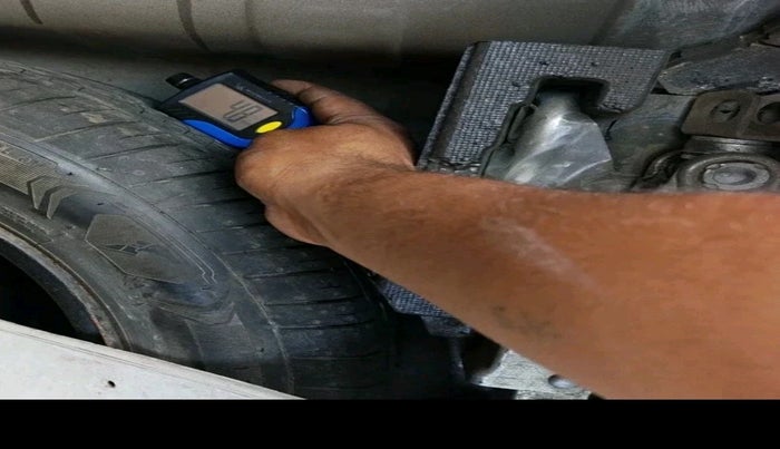 2014 Honda Amaze 1.2L I-VTEC S, Petrol, Manual, 1,19,098 km, tyre