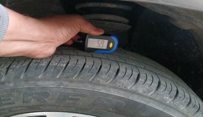 2016 Nissan Terrano XL (D), Diesel, Manual, 1,15,409 km, tyre