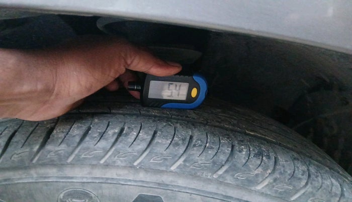 2016 Nissan Terrano XL (D), Diesel, Manual, 1,15,409 km, tyre