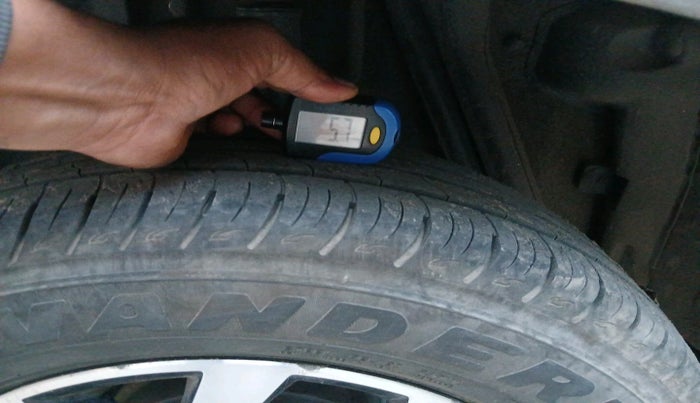 2016 Nissan Terrano XL (D), Diesel, Manual, 1,15,409 km, tyre