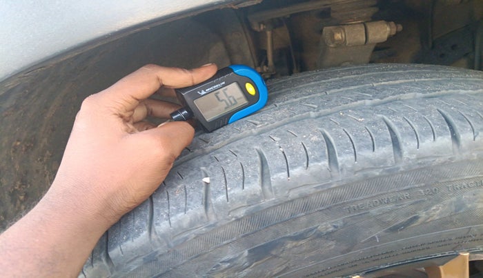 2008 BMW X5 3.0 D, Diesel, Automatic, 1,06,259 km, tyre