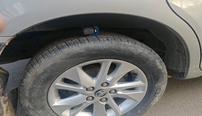 2017 Toyota Innova Crysta 2.4 G 7 STR, Diesel, Manual, 1,35,152 km, tyre