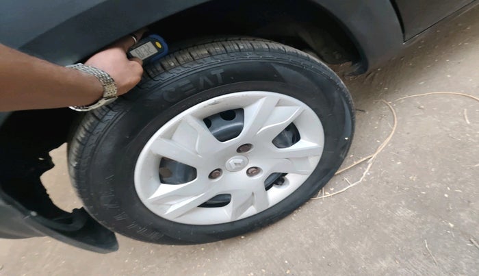 2021 Renault Kwid RXT 1.0 AMT (O), Petrol, Automatic, 35,370 km, tyre