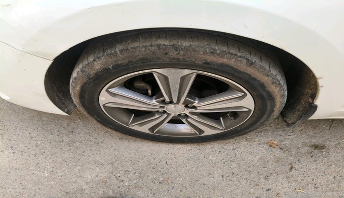 2018 Hyundai Verna 1.6 VTVT SX, Petrol, Manual, 30,204 km, tyre