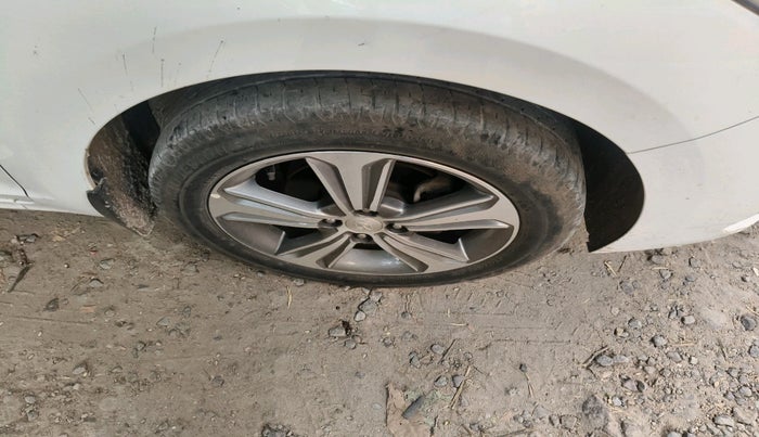 2018 Hyundai Verna 1.6 VTVT SX, Petrol, Manual, 30,204 km, tyre