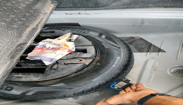 2015 Skoda Rapid 1.5 TDI CR ELEGANCE AT, Diesel, Automatic, 1,34,082 km, tyre