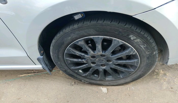 2015 Skoda Rapid 1.5 TDI CR ELEGANCE AT, Diesel, Automatic, 1,34,082 km, tyre